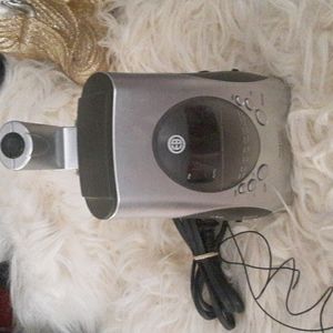 Projection clock radio.